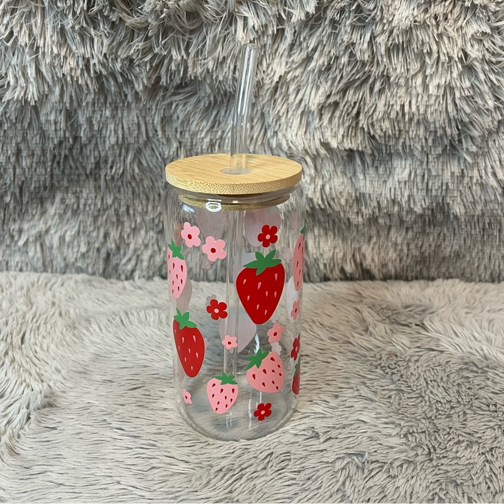 🍓Strawberry 16oz Glass Tumbler with Bamboo Lid